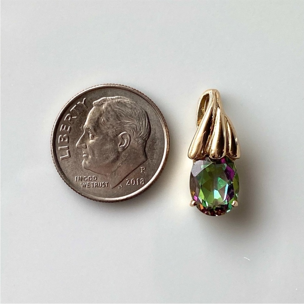 Elegant Gold and Multicolor Pendant Necklace - Picture 16 of 17